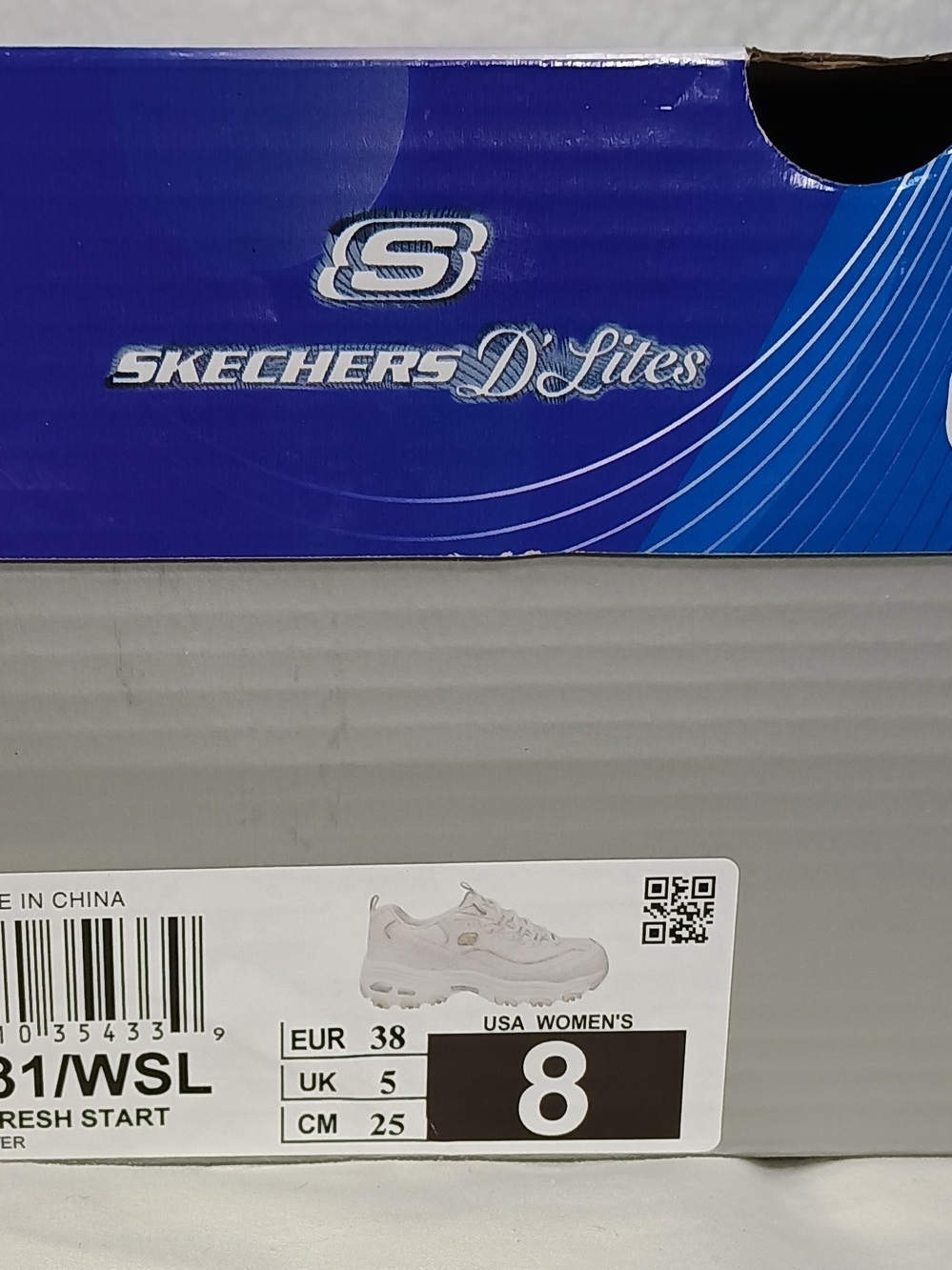 Skechers Women's White D'Lites Fresh Start Memory Foam Athletic Sneakers New - Picture 3 of 3